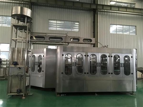果粒飲料三合一灌裝機 6000瓶果肉飲料整套加工設備選購